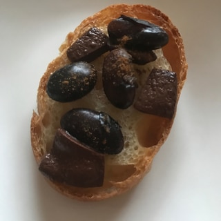 黒豆とチョコのスイーツタルティーヌ
